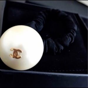 NEW AUTHENTIC CHANEL HAIR PEARL SCRUNCHY TIE Pony